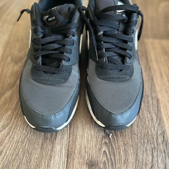 Nike Men's Black Air Max Shoes - Picture 1 of 5